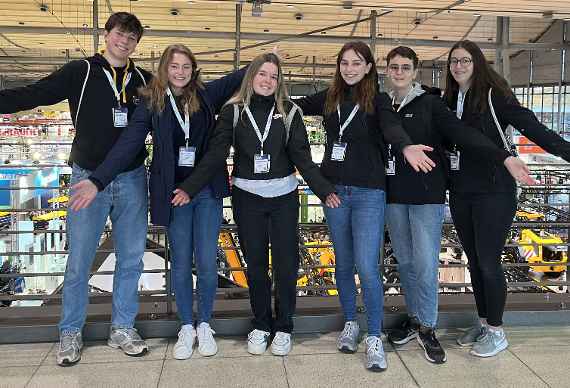 Schülerinnen und Schüler der HBLA Elmberg bei der Agritechnica in Hannover