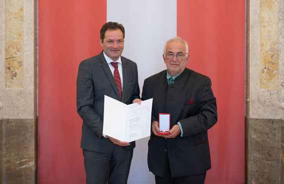 Ehrenzeichenverleihung