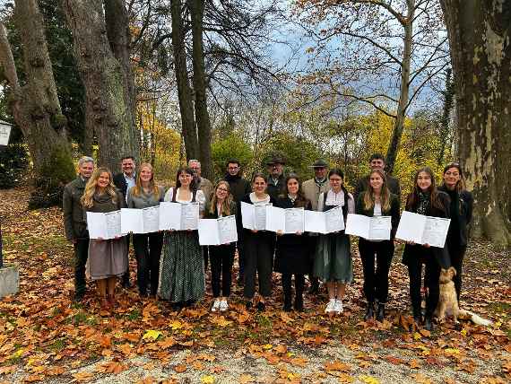 Die Elmberger Jungjägerinnen mit Prüfungskommission, Prüfungstermin 3.11.2025