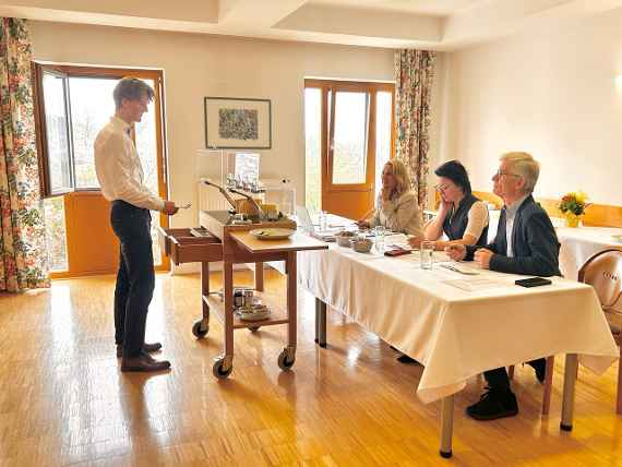 Präsentation am Käsewagen