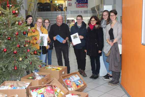 Weihnachtliche Spenden für den SOMA Linz