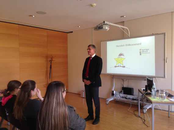 Vortrag EU-Recht von Dr. Hans Aigner, dem Leiter der Europainformationsstelle 