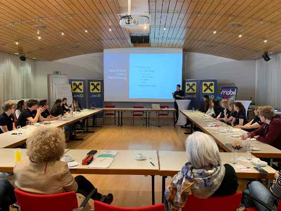 Schüler:innengenossenschaft Elmwerk präsentiert sich beim Vernetzungstreffen 