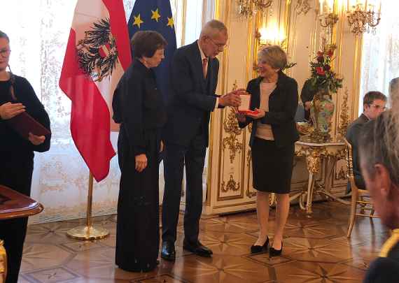 Verleihung des Goldenen Ehrenzeichens durch Bundespräsident Alexander Van der Bellen