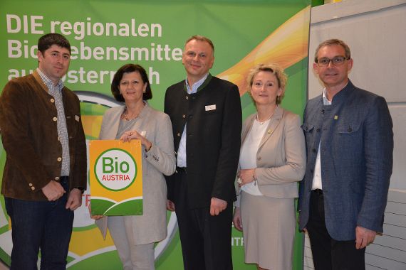 Überreichung der BIO Austria-Tafel 