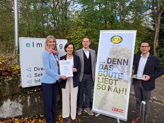 Überreichung des Zertifikats
